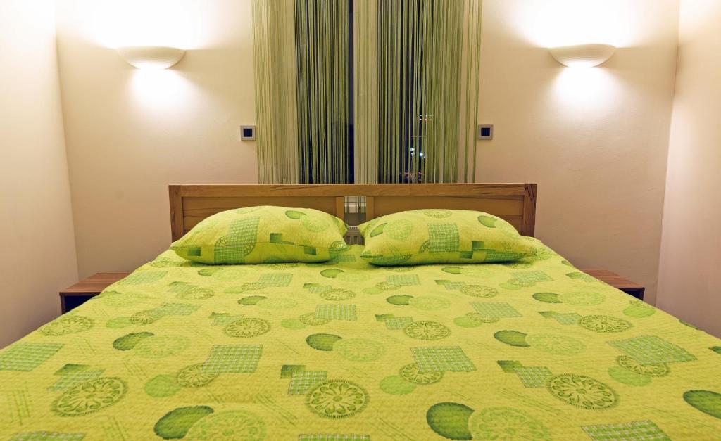 Hostel Plus Caffe Petrovče Habitación foto