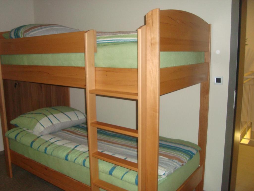 Hostel Plus Caffe Petrovče Habitación foto